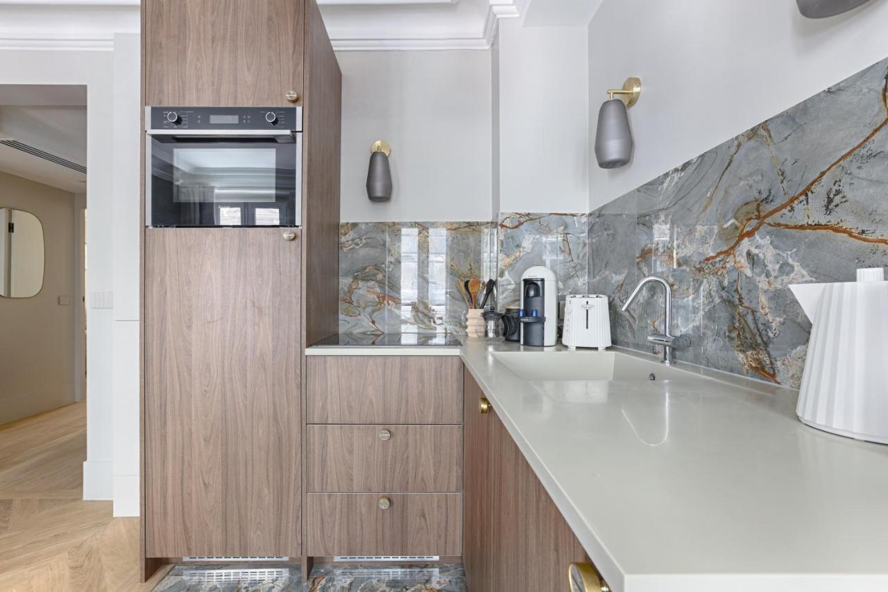 Unique Luxury Parisian Flat 2Br/6P -Champs Elysees Екстериор снимка